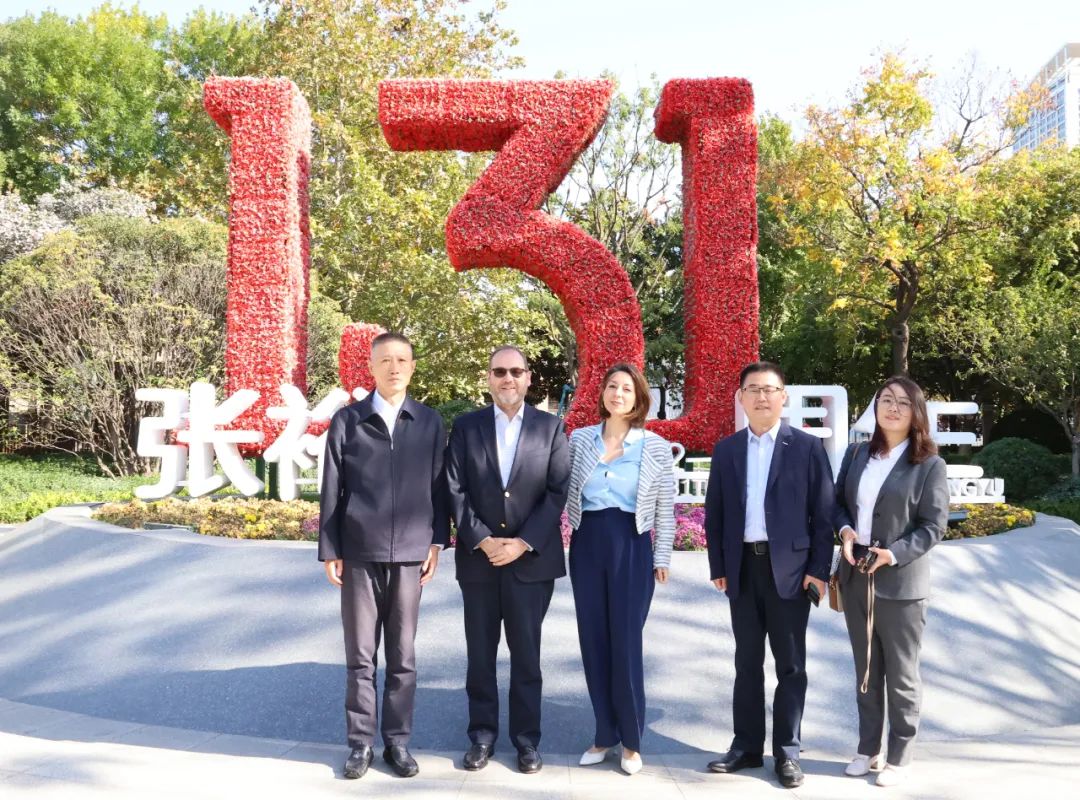 智利驻华大使到访张裕 连说四个“没想到”