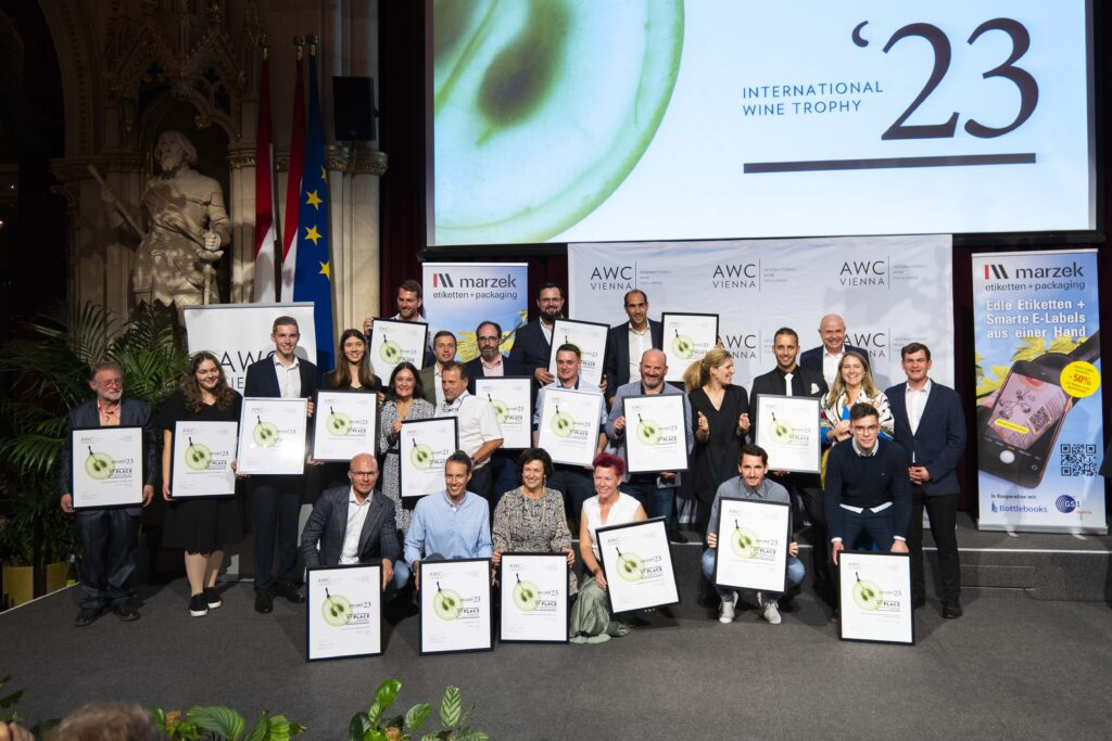 3个最佳类别大奖！张裕荣获AWC Vienna“中国最佳葡萄酒生产商”！
