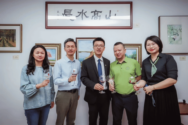 百年中大与百年张裕的世纪情谊 - 张裕葡萄酒