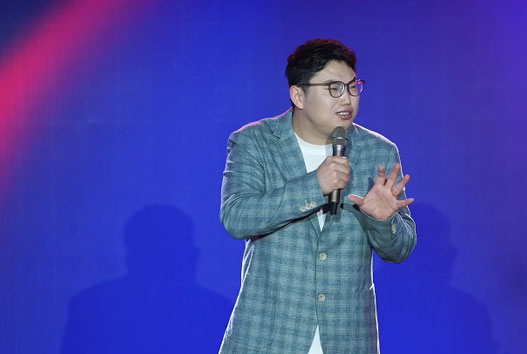 脱口秀演员继业爆笑揭秘，跟老丈人喝酒原来最怕这个？