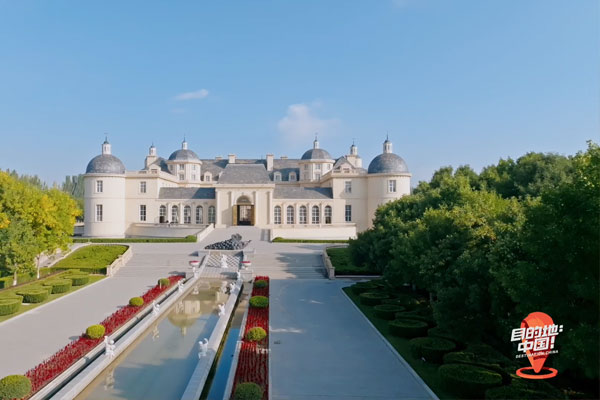 【获得欧盟有机认证的葡萄，天赋异禀】鲁健老师与免签探路官见证龙谕酒庄葡萄种植与筛选的严苛标准，感受风土与科学的交融。